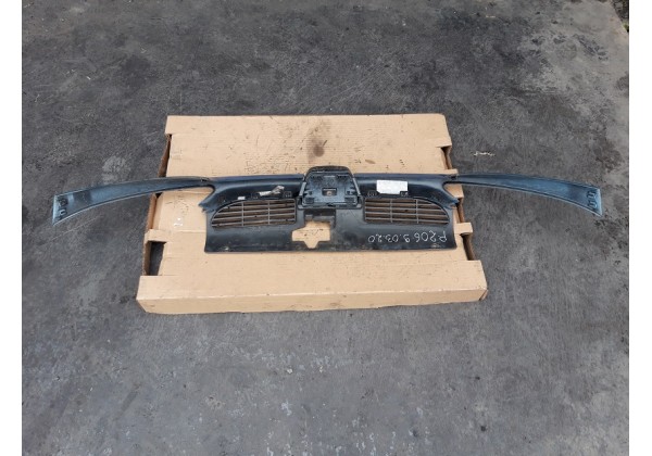 Накладка під фари з решіткою Peugeot 206, 98-09, 7804H4, 7810C5, 7804H5, 9628934280, 9628691277 *